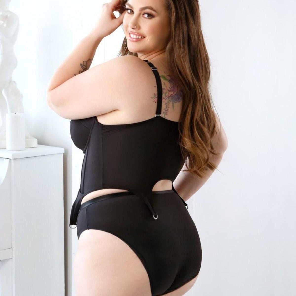 Black corset with lace-up front - Image 2