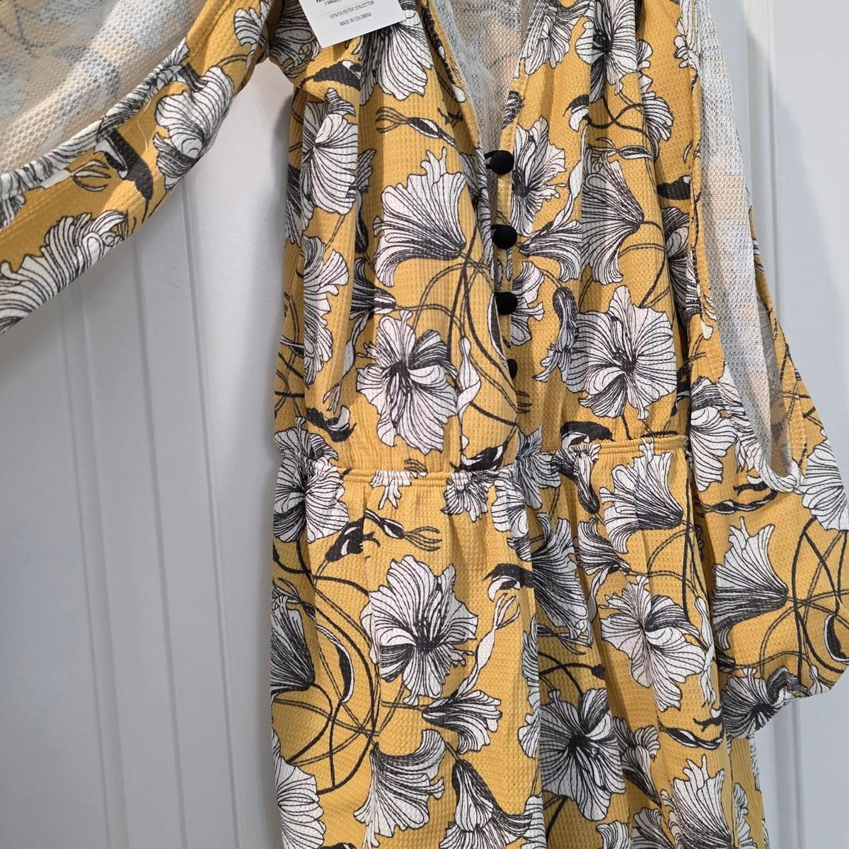Yellow floral romper with white/black flowers, size XL. Polyester & cotton blend. #floral #summer - Image 2